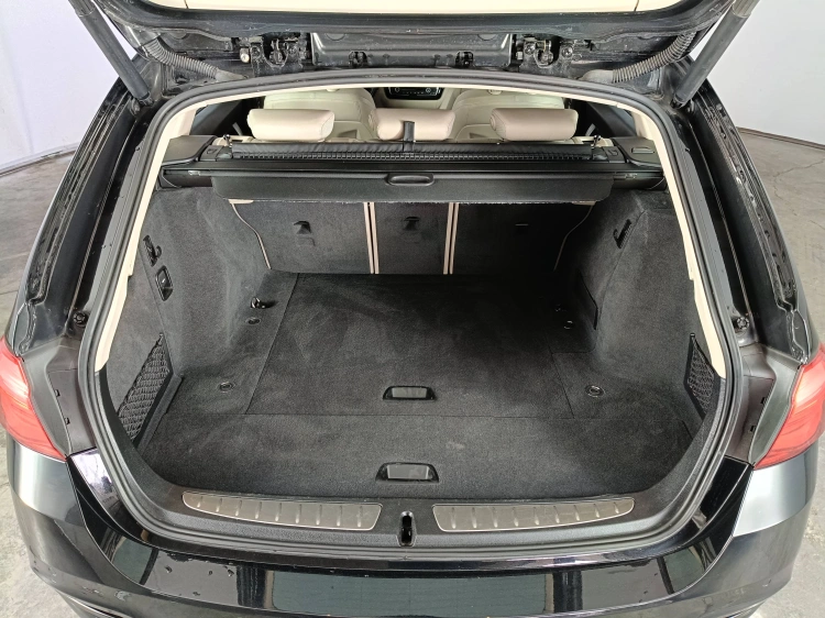 15 - BMW Serie 3 316d Touring Sport auto