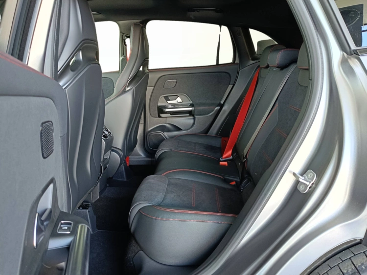 7 - Mercedes AMG GLA Mercedes-AMG GLA 35 4MATIC