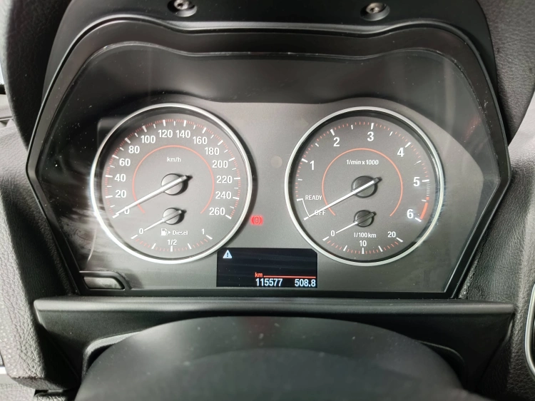 13 - BMW Serie 1 118d Sport 5p auto
