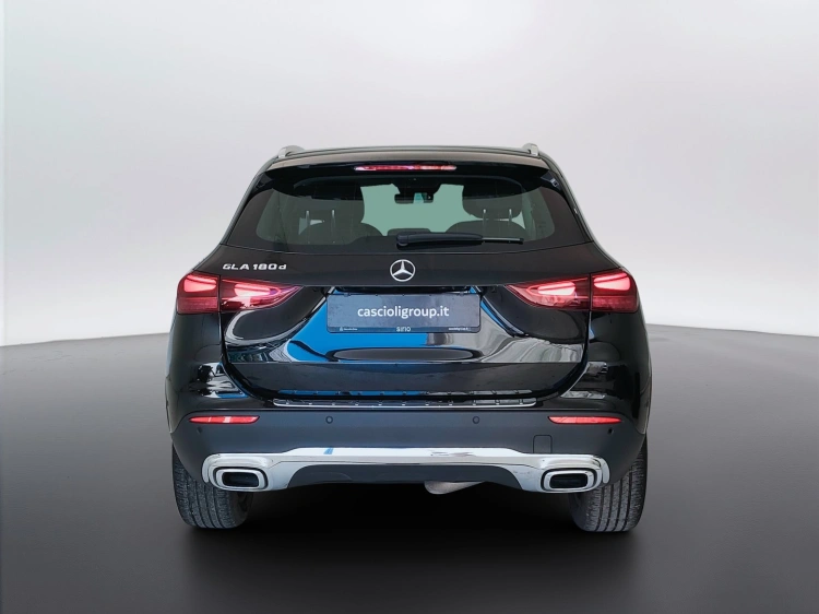 6 - Mercedes-Benz GLA 180 d Progressive Advanced auto