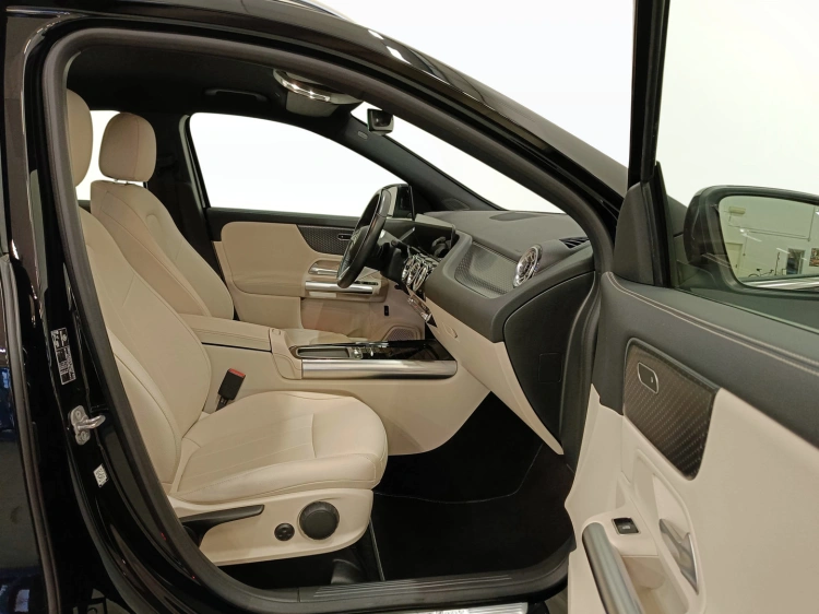 11 - Mercedes-Benz GLA 200 d Progressive Advanced Plus auto