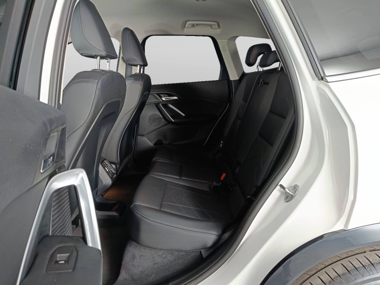 9 - BMW iX1 iX1 edrive 20 X-Line