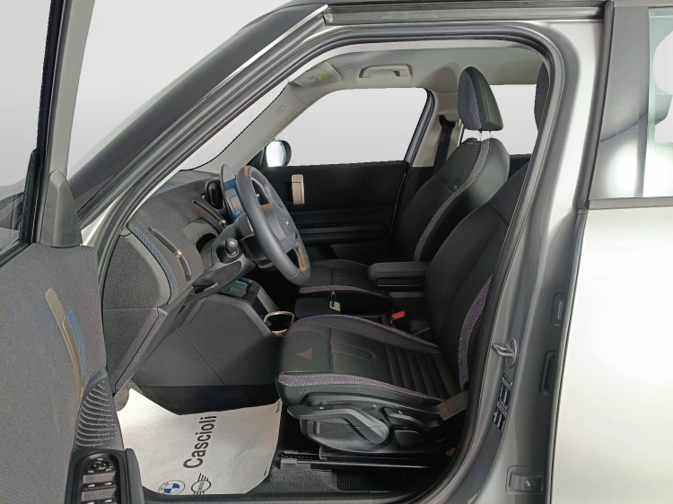 8 - MINI Countryman Mini Countryman 1.5 48V C Classic auto