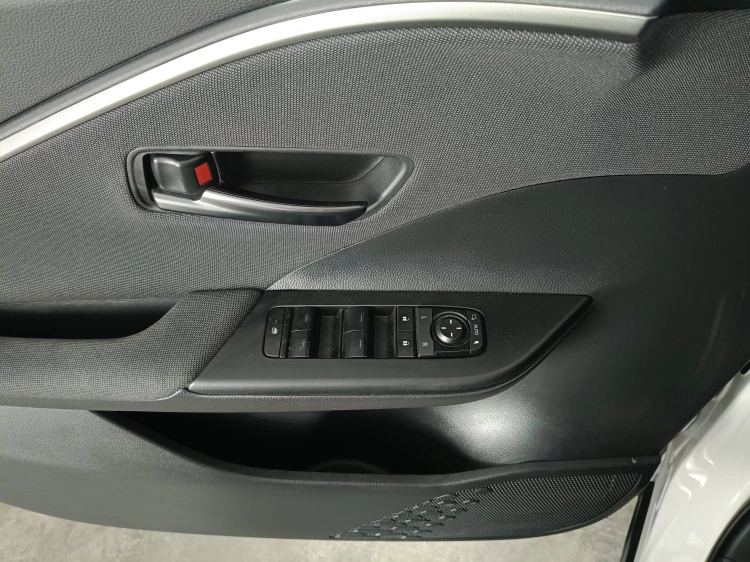 18 - Toyota C-HR C-HR 2.0 phev Trend eco fwd e-cvt