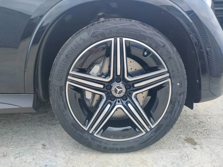 6 - Mercedes-Benz GLC 300 de 4Matic Plug-in Hybrid Coupe