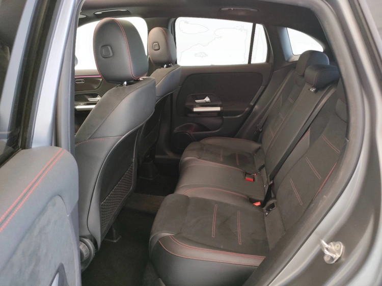 14 - Mercedes-Benz GLA 200 d Premium 4matic auto