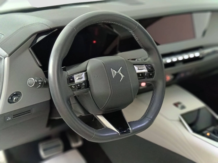 20 - Ds 4 DS4 1.5 bluehdi Esprit de Voyage 130cv auto