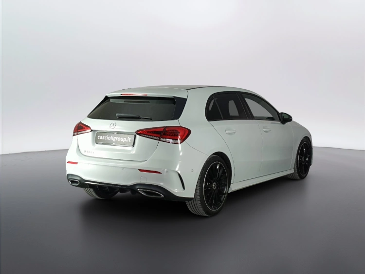 4 - Mercedes-Benz Classe A 180 d Premium auto