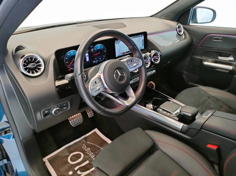14 - Mercedes-Benz GLA 200 d Premium 4matic auto