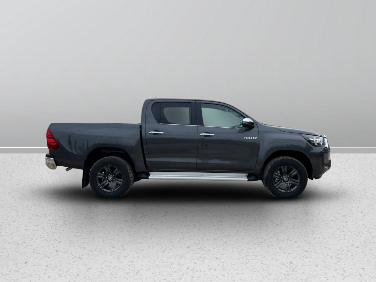 4 - Toyota Professional HI LUX 4X2 - 4X4 HILUX 2.4D A DC 4WD LNG MY24
