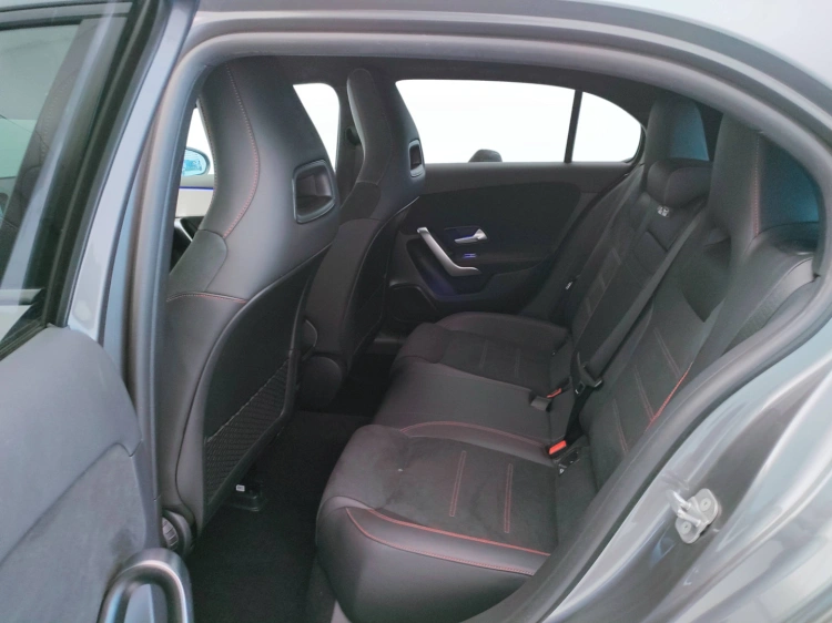 11 - Mercedes-Benz Classe A 250 e phev AMG Line Premium auto