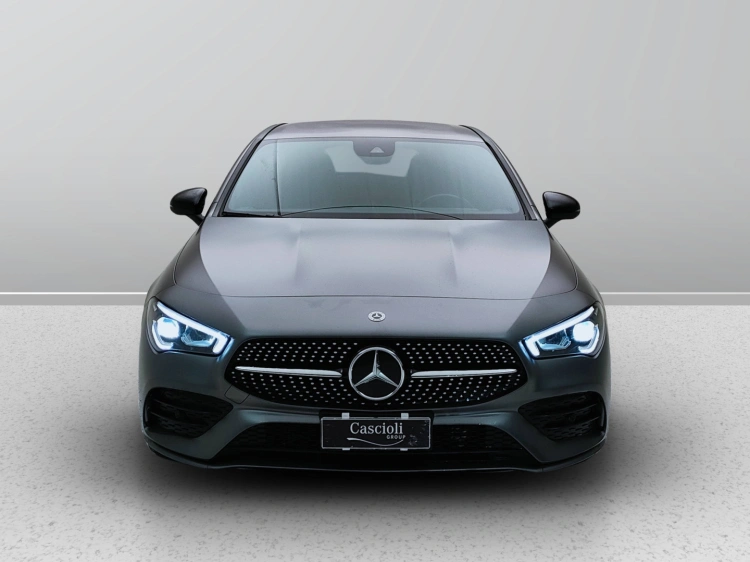2 - Mercedes-Benz CLA Shooting Brake 200 d Premium 4matic auto
