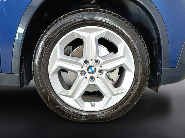 21 - BMW X1 X1 sdrive18d X-Line auto