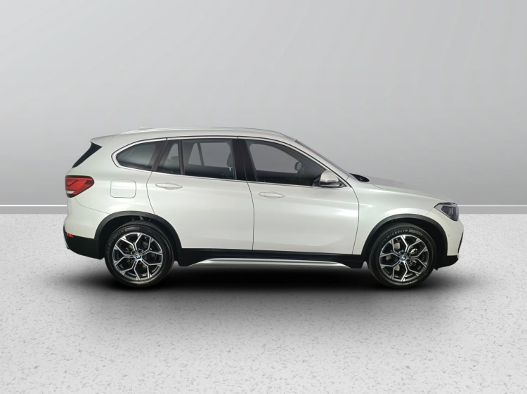 6 - BMW X1 X1 xdrive18d xLine Plus auto