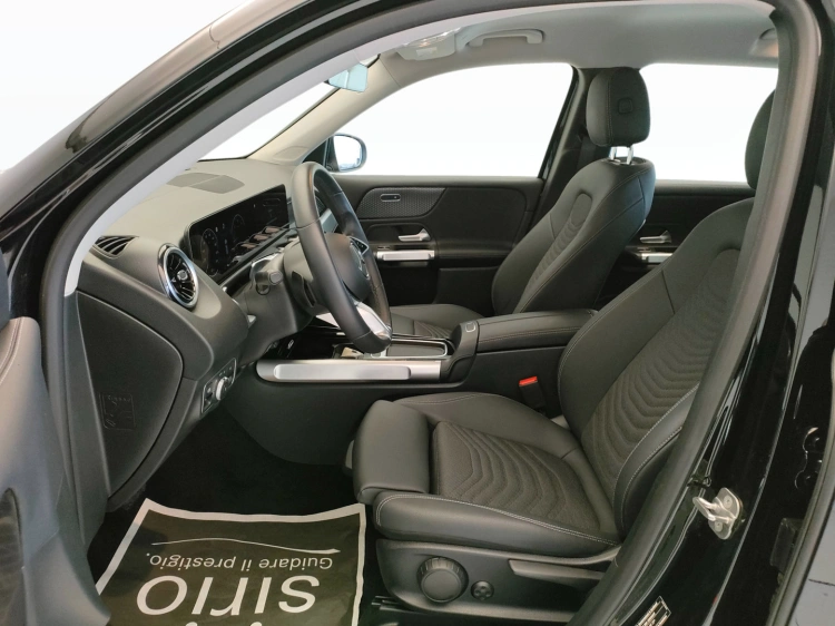 13 - Mercedes-Benz GLB 180 d Progressive Advanced auto