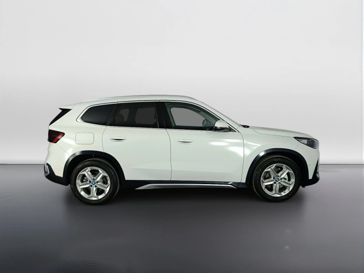 3 - BMW iX1 iX1 edrive 20 X-Line