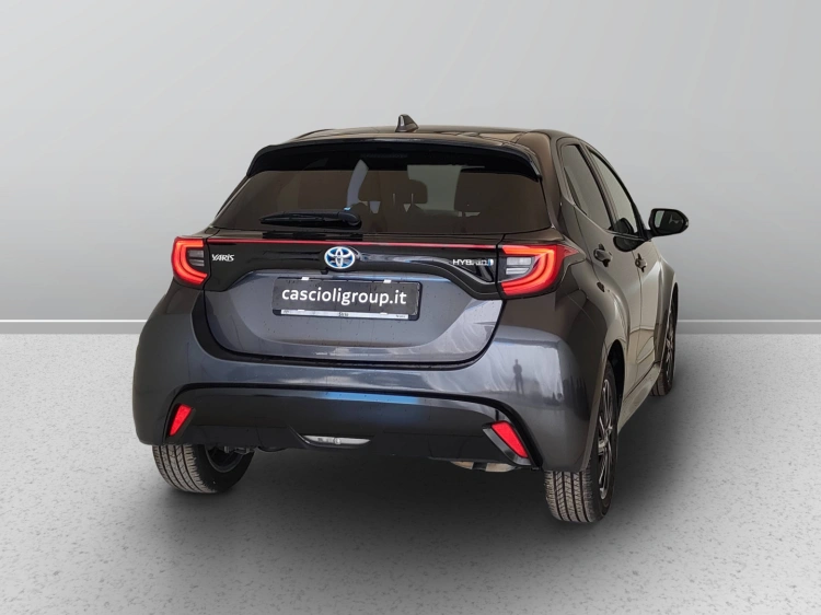 6 - Toyota Yaris Yaris 1.5h Lounge