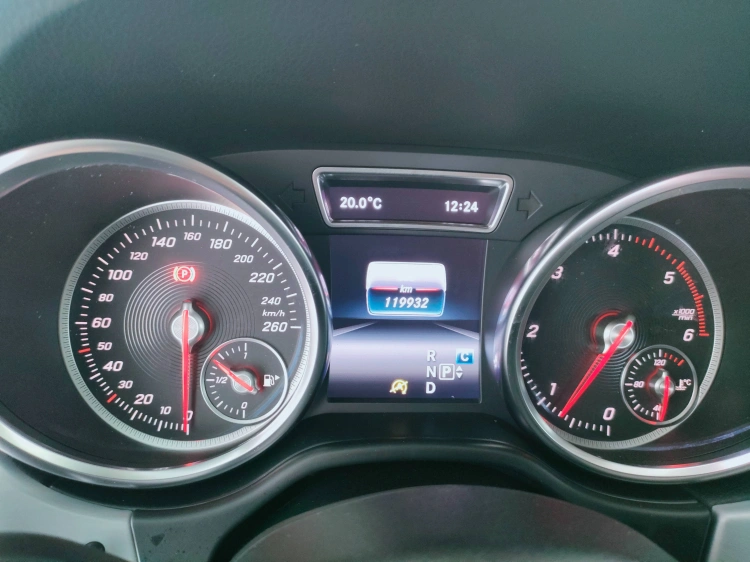 17 - Mercedes-Benz GLE 250 d Sport 4matic auto