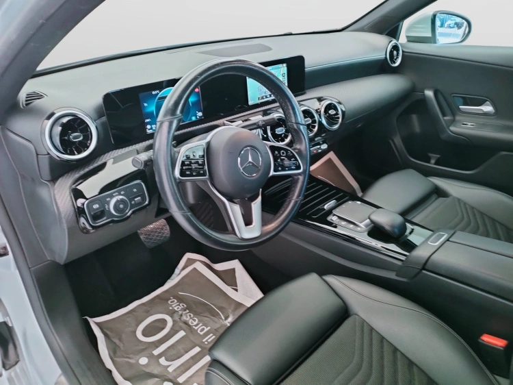 14 - Mercedes-Benz Classe A 180 d Business auto