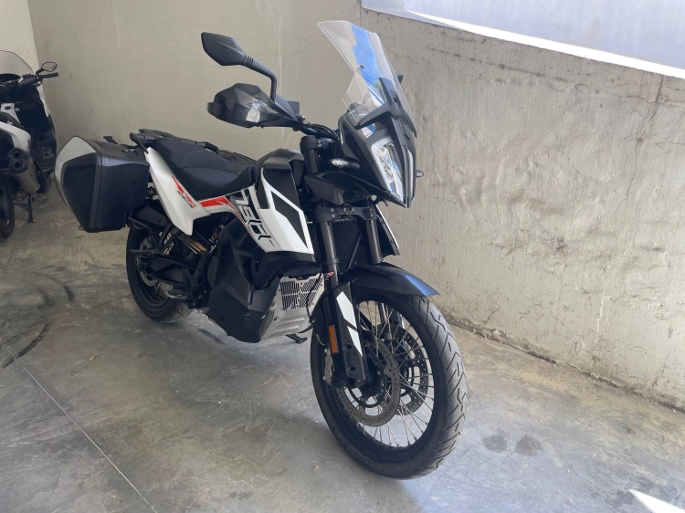2 - Ktm Adventure 790 Adventure
