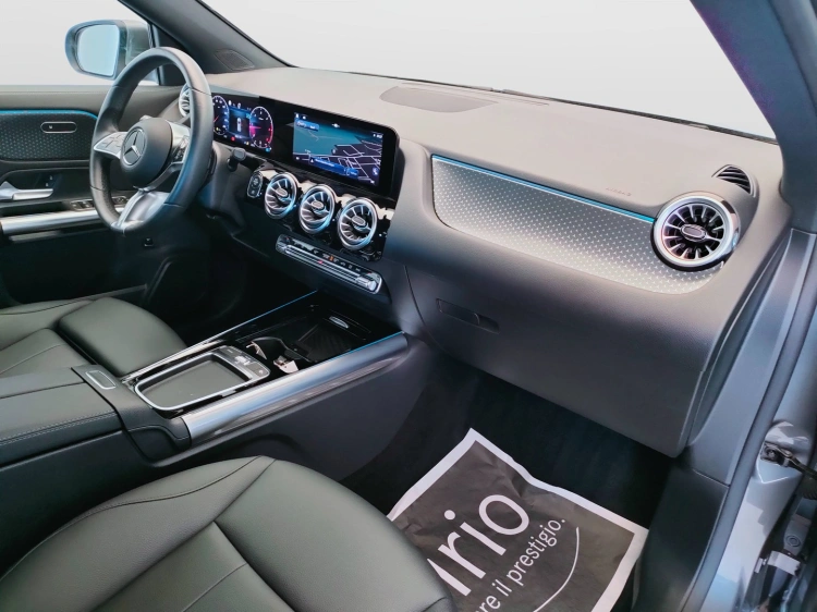 15 - Mercedes-Benz GLA 180 d Progressive Advanced Plus auto