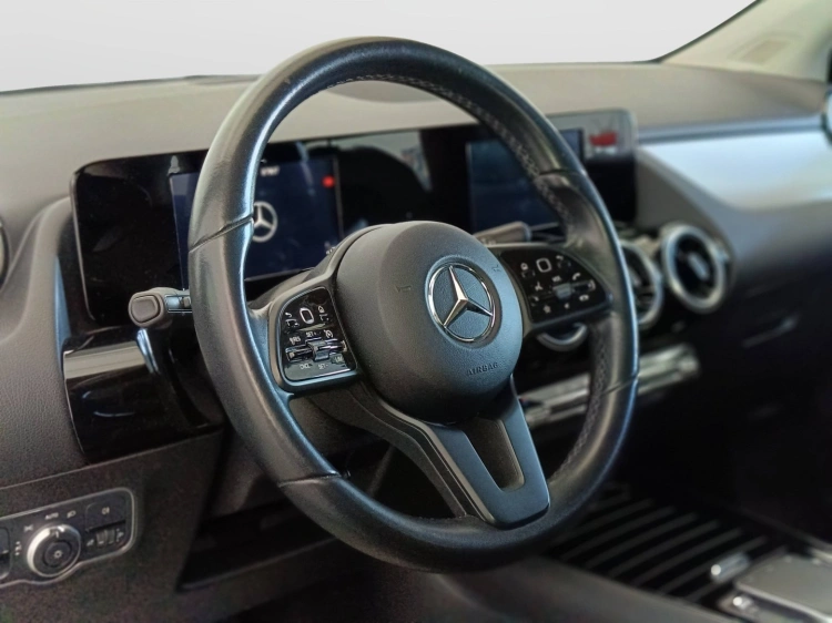 17 - Mercedes-Benz Classe B 180 d Sport auto