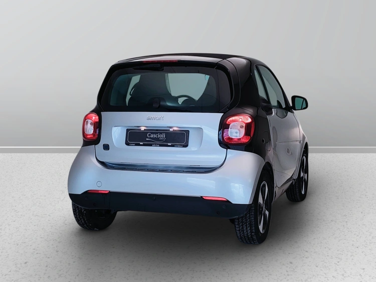 6 - smart fortwo Fortwo eq Passion 4,6kW