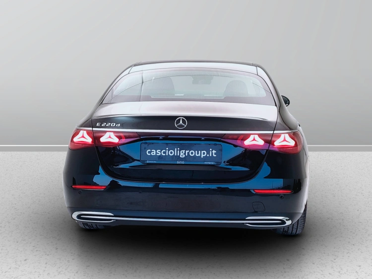 4 - Mercedes-Benz Classe E 220 d Advanced auto