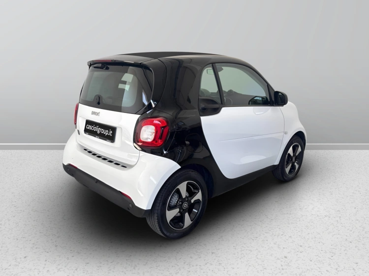 5 - smart fortwo Fortwo eq Passion 4,6kW