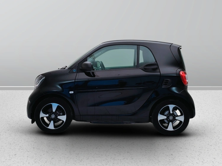 3 - smart fortwo Fortwo eq Passion 4,6kW