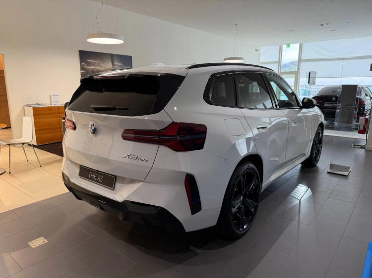 8 - BMW X3 BMW X3 30e xDrive