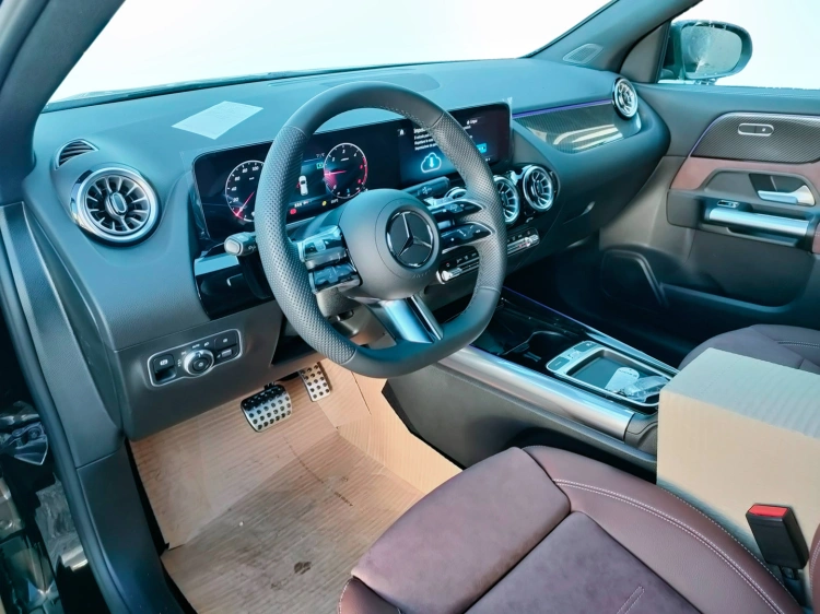 8 - Mercedes-Benz GLA 200 d automatic