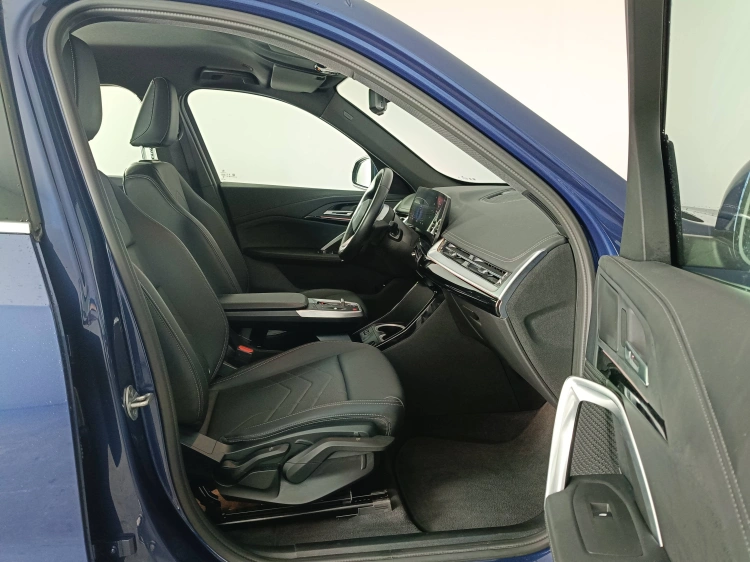 11 - BMW iX1 iX1 edrive 20 X-Line