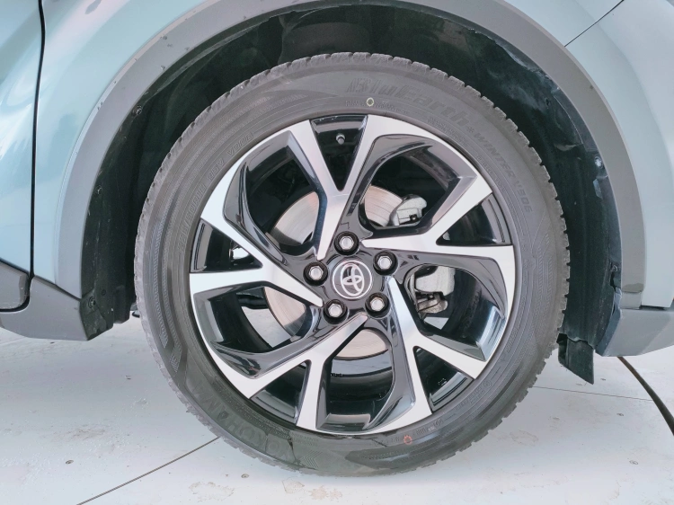 10 - Toyota C-HR C-HR 1.8h Trend e-cvt