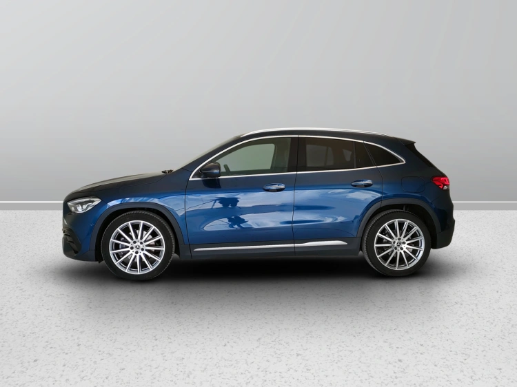 3 - Mercedes-Benz GLA 200 d Premium 4matic auto