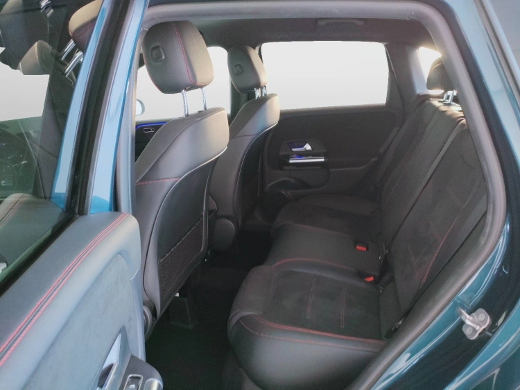 11 - Mercedes-Benz Classe B 180 d AMG Line Advanced Plus auto