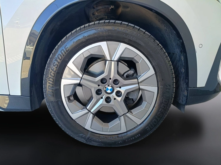 21 - BMW X1 X1 sdrive18d X-Line Edition Essence auto