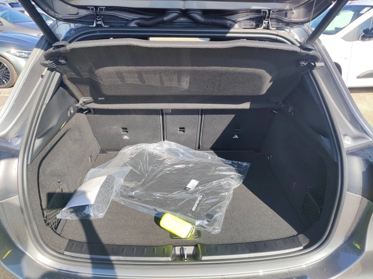 5 - Mercedes-Benz GLA 200 d automatic