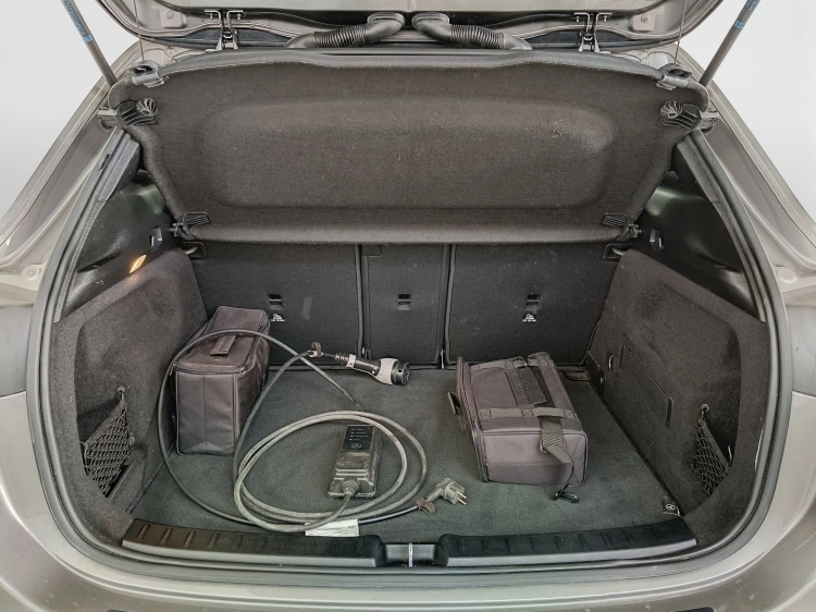 21 - Mercedes-Benz GLA 250 e phev (eq-power) Premium auto