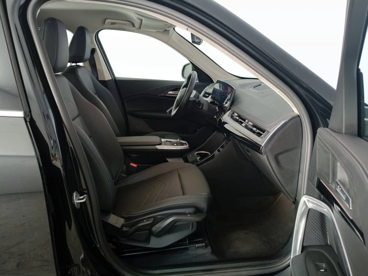 11 - BMW iX1 BMW iX1 eDrive20-Special Edition