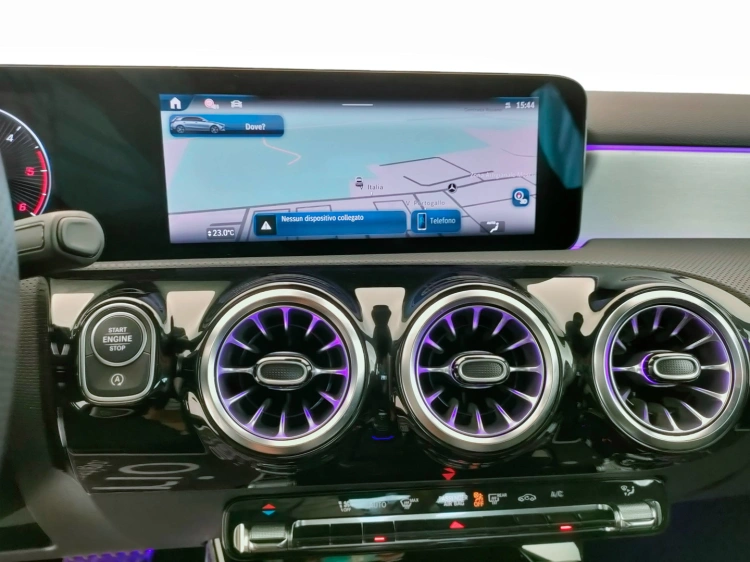 12 - Mercedes-Benz Classe A 180 d AMG Line Advanced Plus auto