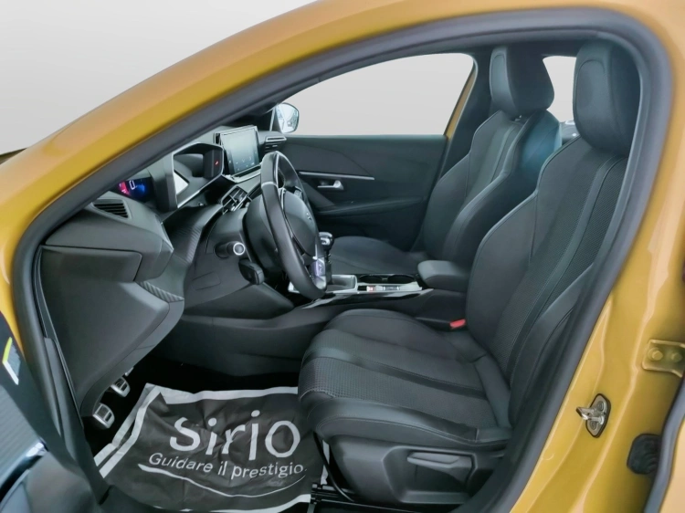 13 - Peugeot 208 208 1.2 puretech GT Line s&s 100cv