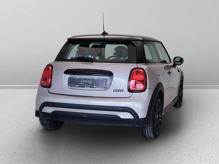 6 - MINI Cooper Mini 3p 1.5 Cooper Classic auto