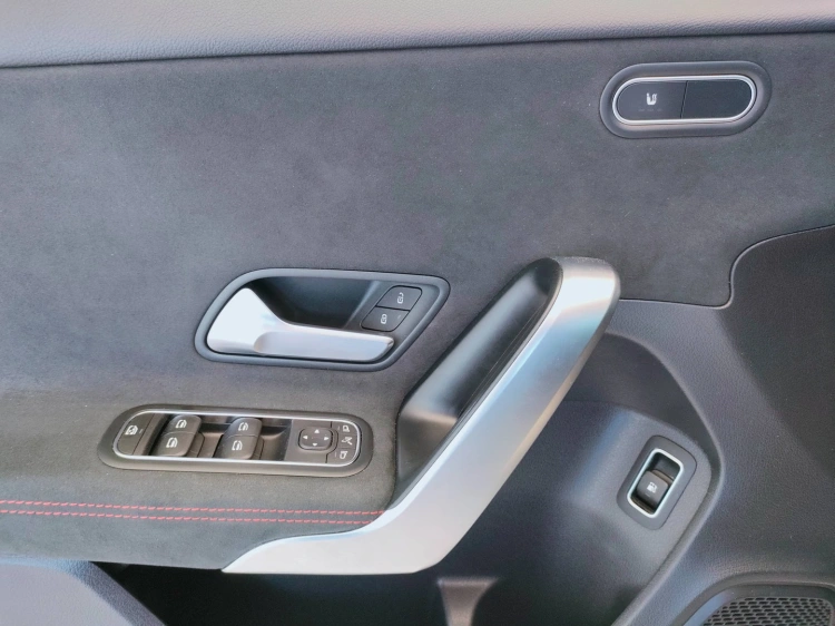 11 - Mercedes-Benz Classe A 250 e phev AMG Line Advanced Plus Digital Edition auto
