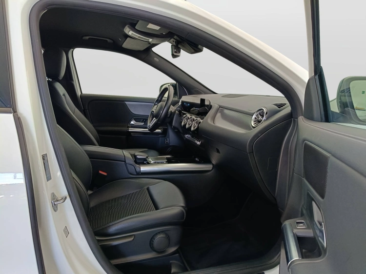 10 - Mercedes-Benz GLA 180 d Sport Plus auto
