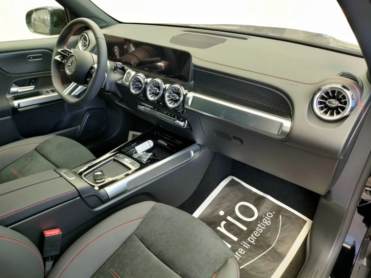 13 - Mercedes-Benz EQB 250+