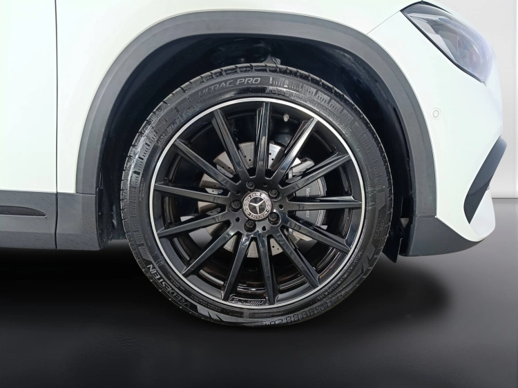 22 - Mercedes-Benz GLA GLA-H247 2020 - 180 d Premium auto