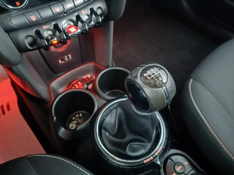 14 - MINI Cooper Mini 1.5 One D 5p
