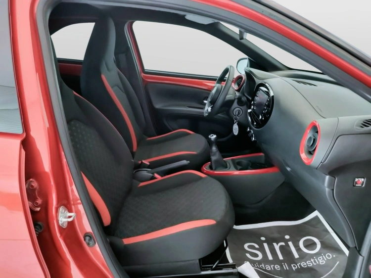 13 - Toyota Aygo X Aygo X 1.0 Trend 72cv