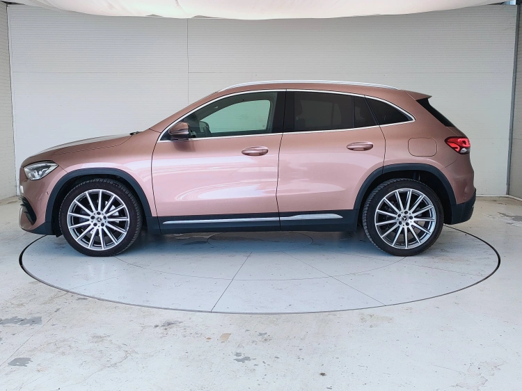 8 - Mercedes-Benz GLA 200 d Premium auto